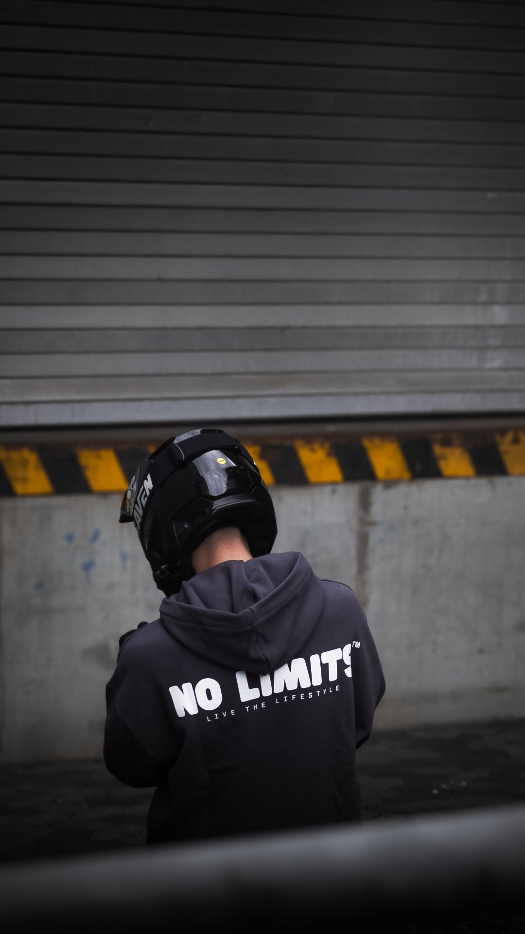 NO LIMITS TWOWHEEL LIFESTYLE HOODIE