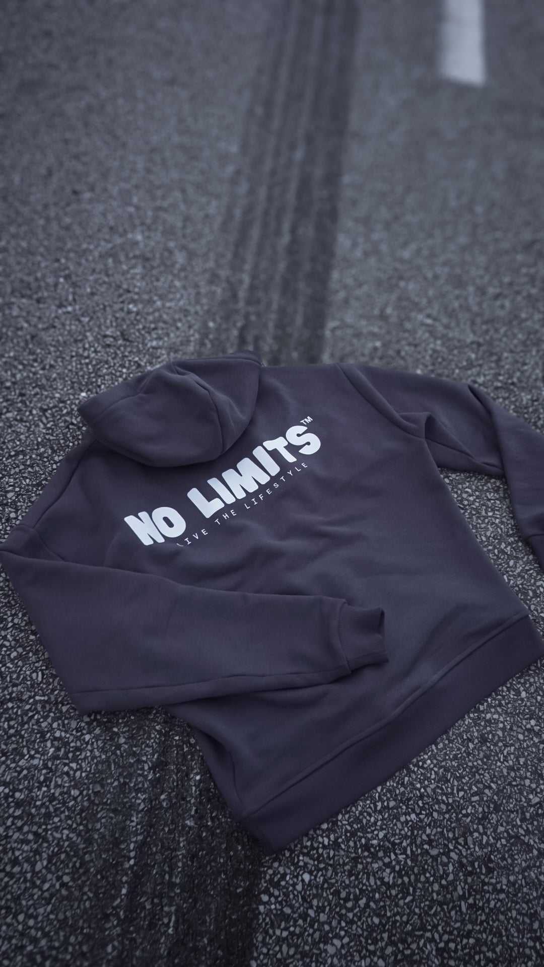 NO LIMITS TWOWHEEL LIFESTYLE HOODIE